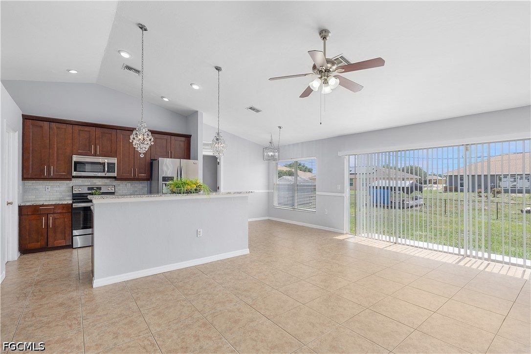3 Bed SingleFamilyResidence for Sale in Lehigh Acres, photo 26