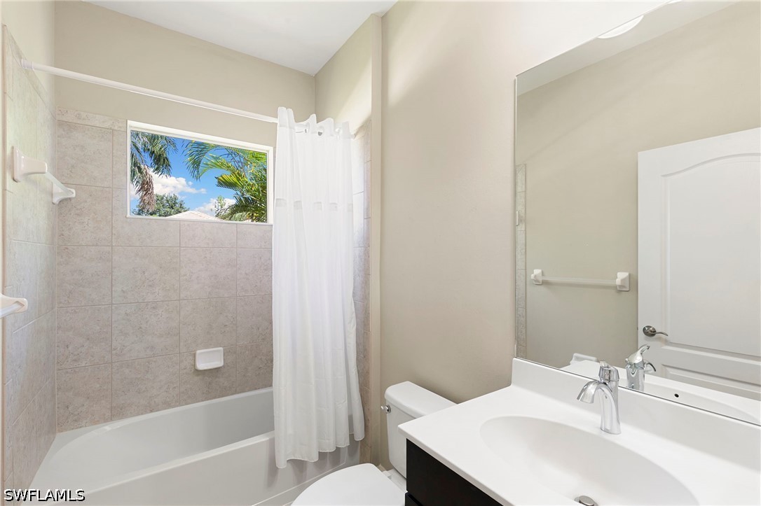 3 Bed SingleFamilyResidence for Sale in Naples, photo 26