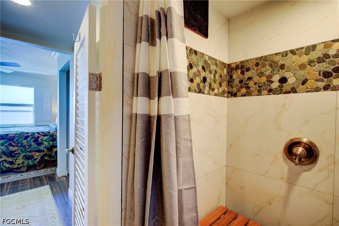 1 Bed Waterfront Home for Sale in Fort Myers, photo 26