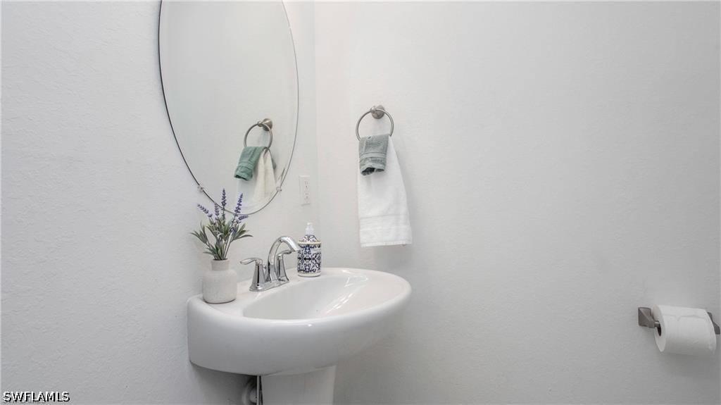 3 Bed Waterfront Home for Sale in Naples, photo 26