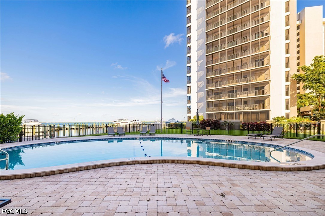 1 Bed Waterfront Home for Sale in Fort Myers, photo 26
