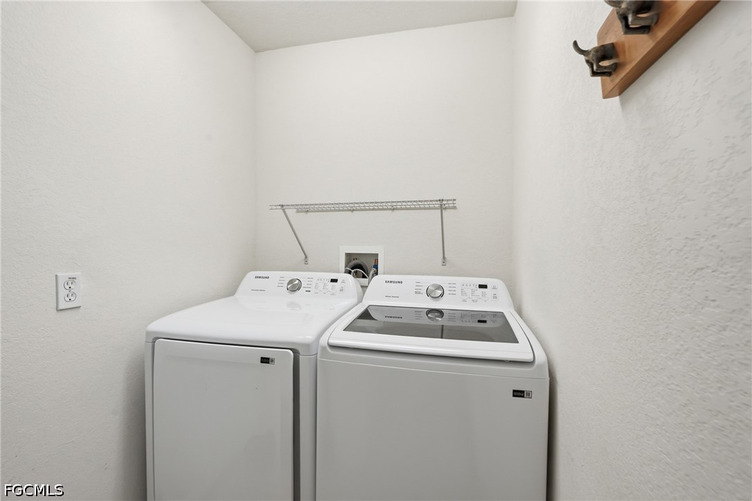 4 Bed SingleFamilyResidence for Sale in Cape Coral, photo 26