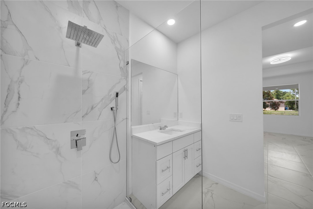 3 Bed SingleFamilyResidence for Sale in Lehigh Acres, photo 26