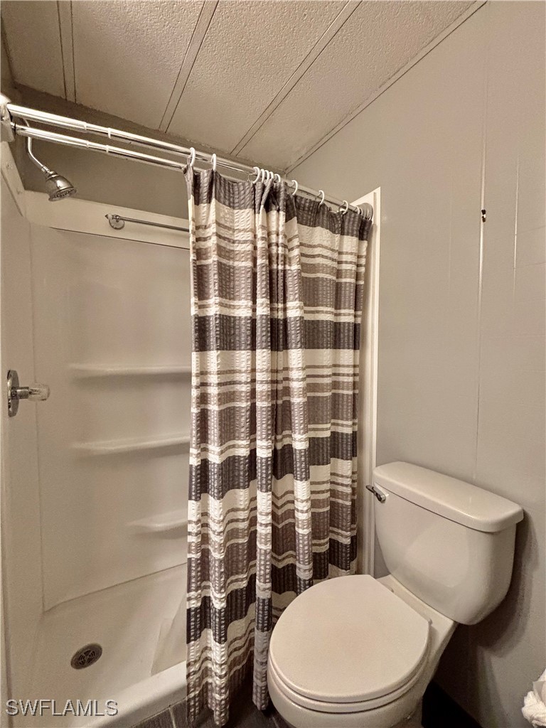 2 Bed ManufacturedHome for Sale in North Fort Myers, FL — photo 27