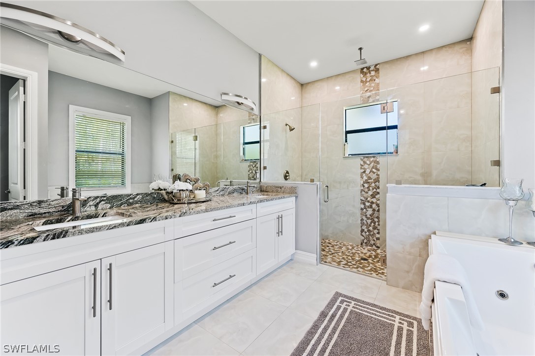 4 Bed SingleFamilyResidence for Sale in Naples, photo 27