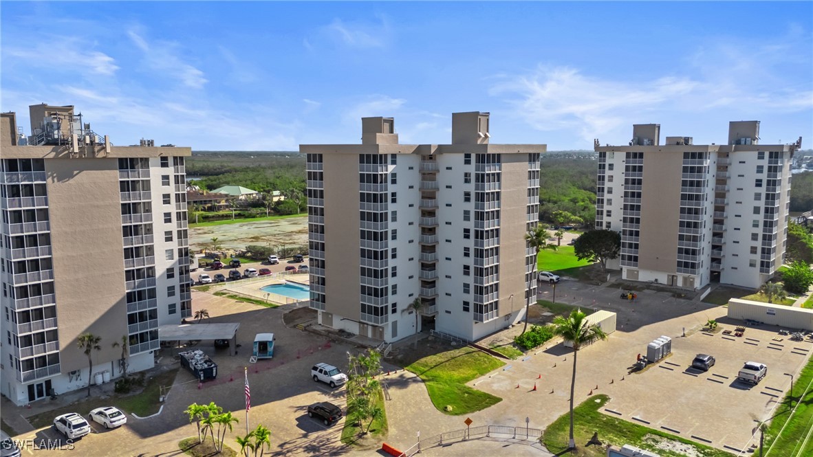 1 Bed Waterfront Home for Sale in Beach And Tennis Club, photo 27