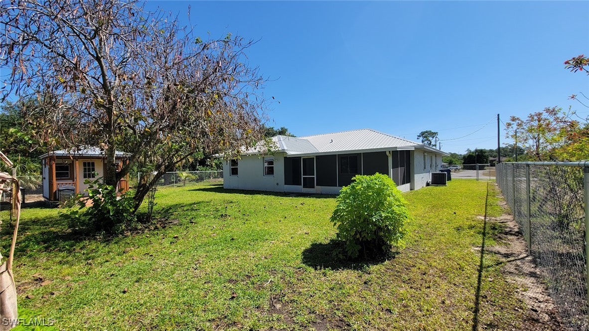 3 Bed SingleFamilyResidence for Sale in Port Labelle, FL — photo 27