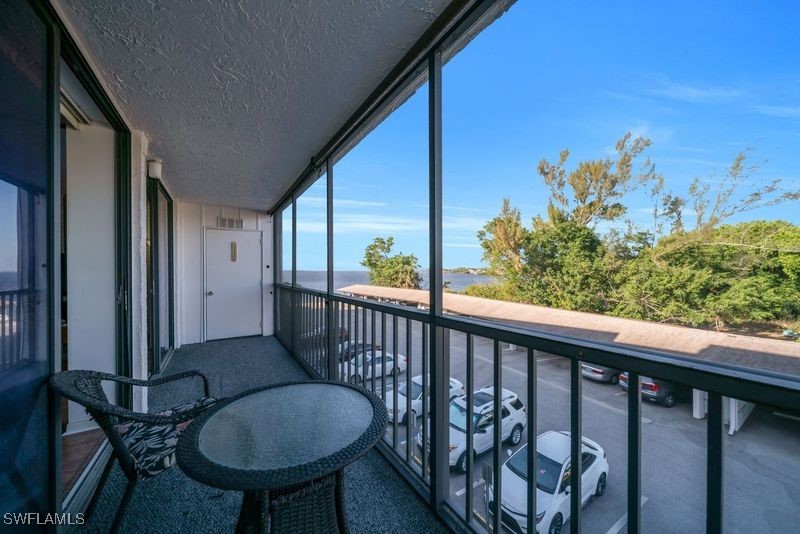 1 Bed Waterfront Home for Sale in Schooner Bay, photo 27