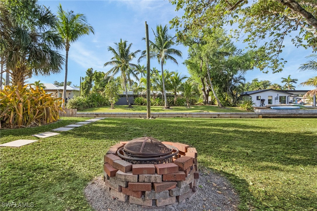 2 Bed Waterfront Home for Sale in Fort Myers, photo 27