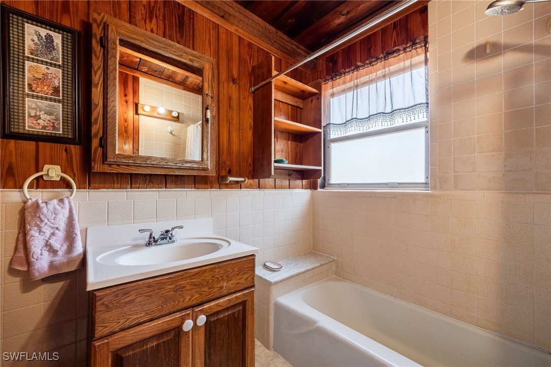 3 Bed SingleFamilyResidence for Sale in North Fort Myers, photo 27
