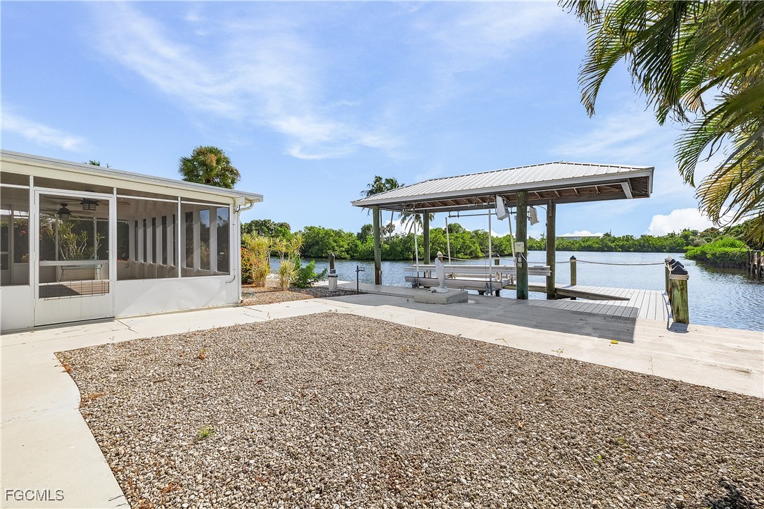 2 Bed Waterfront Home for Sale in Bokeelia, photo 27