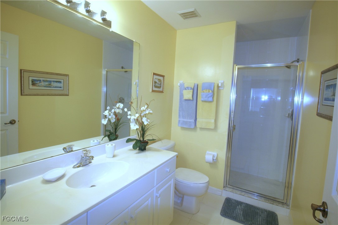 2 Bed Condominium for Sale in Fairway Villas, FL, $190,000 — photo 27