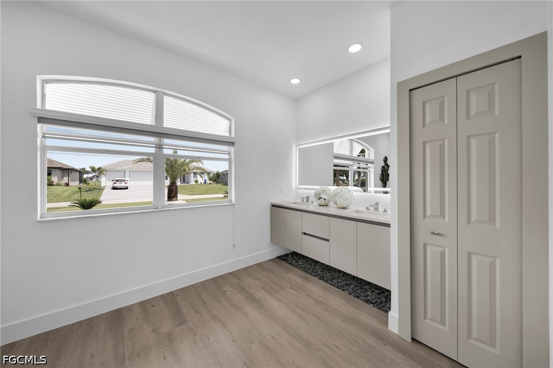 3 Bed SingleFamilyResidence for Sale in Cape Coral, photo 27