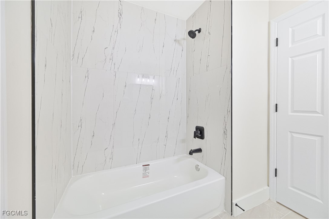 3 Bed SingleFamilyResidence for Sale in Lehigh Acres, photo 27