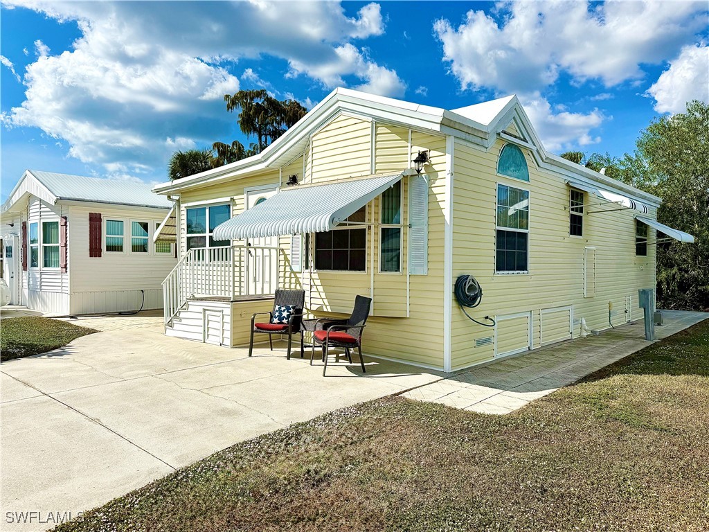 2 Bed ManufacturedHome for Sale in Naples, FL, $145,000 — photo 27