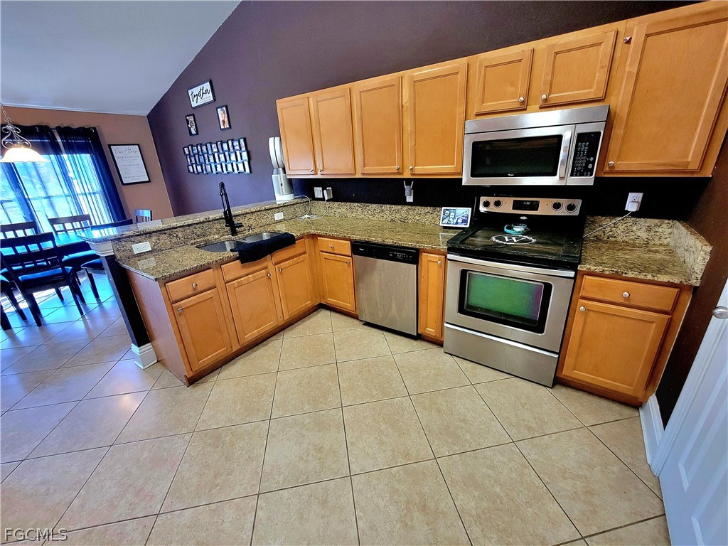 4 Bed SingleFamilyResidence for Sale in Lehigh Acres, photo 27
