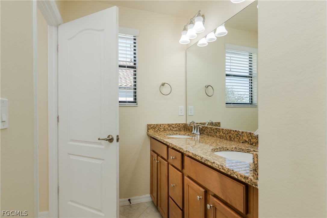 6 Bed Waterfront Home for Sale in Fort Myers, FL, $429,000 — photo 27