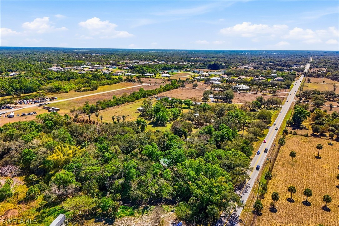 2 Bed SingleFamilyResidence for Sale in Buckingham, FL — photo 27