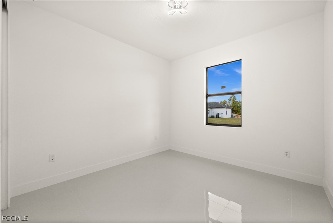 3 Bed SingleFamilyResidence for Sale in Lehigh Acres, photo 27