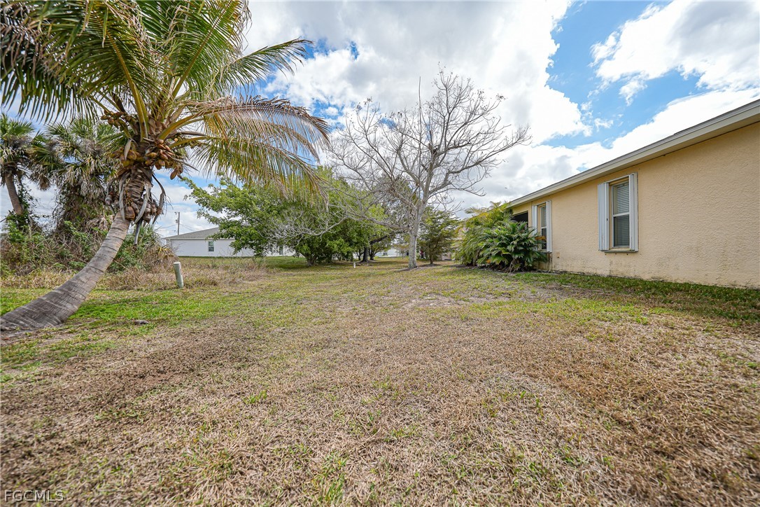 3 Bed SingleFamilyResidence for Sale in Cape Coral, photo 27