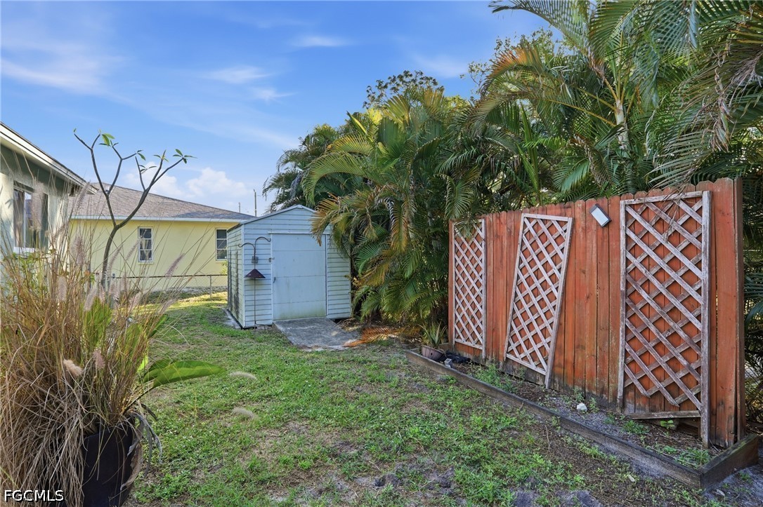 3 Bed Pool Home for Sale in San Carlos Park, photo 27