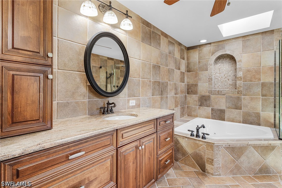 3 Bed Pool Home for Sale in Kings Lake, photo 27