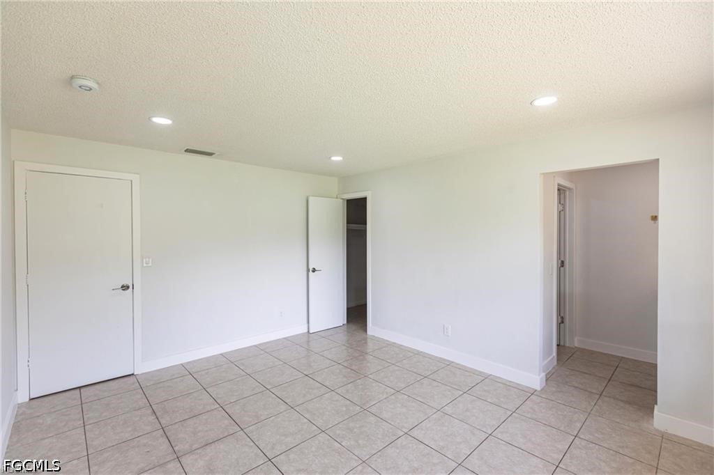 2 Bed SingleFamilyResidence for Sale in Cape Coral, photo 27