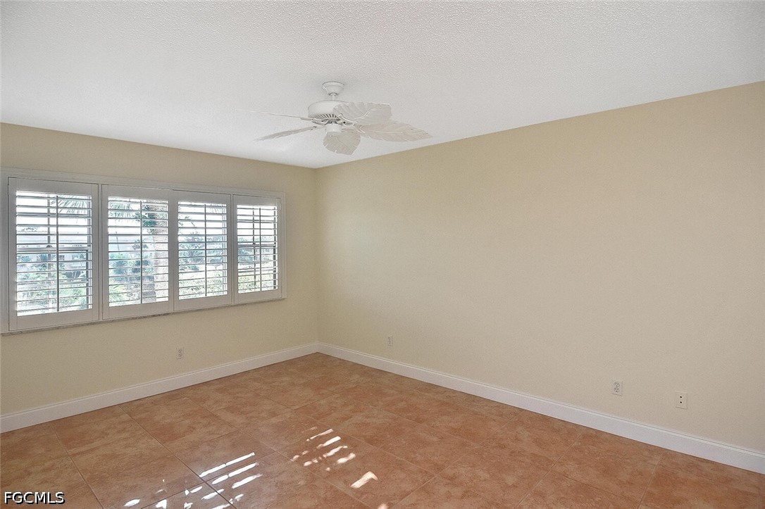 2 Bed Waterfront Home for Sale in Fort Myers, photo 27