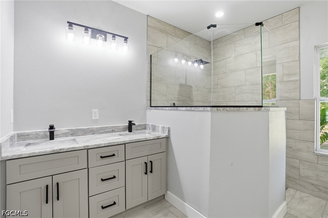 3 Bed SingleFamilyResidence for Sale in Labelle, photo 27
