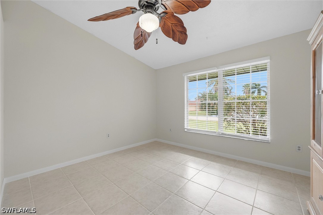 3 Bed SingleFamilyResidence for Sale in Naples, photo 27