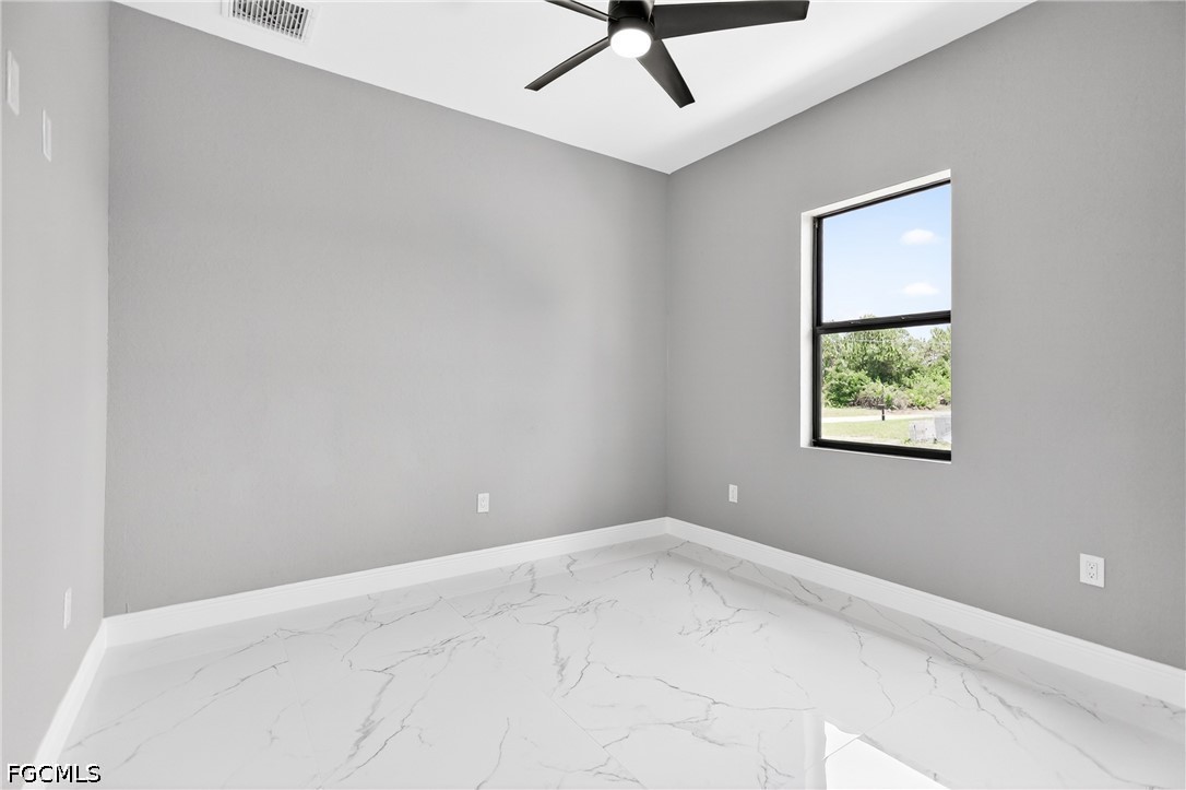 4 Bed SingleFamilyResidence for Sale in Lehigh Acres, photo 27