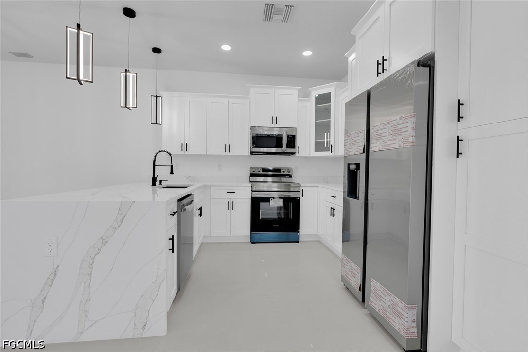 3 Bed SingleFamilyResidence for Sale in Lehigh Acres, photo 27