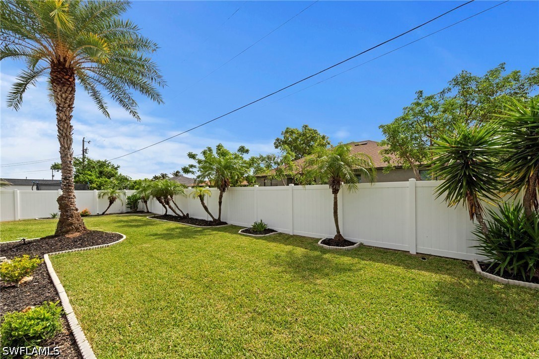 3 Bed Pool Home for Sale in Cape Coral, photo 27