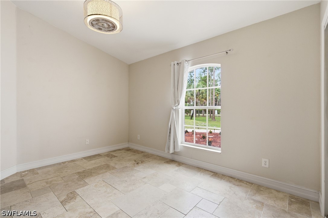 4 Bed SingleFamilyResidence for Sale in Naples, photo 27