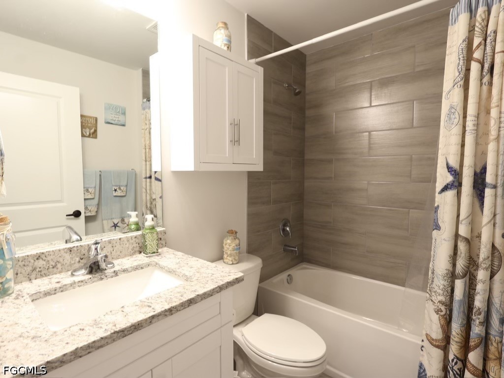 6 Bed Duplex for Sale in Fort Myers, photo 27