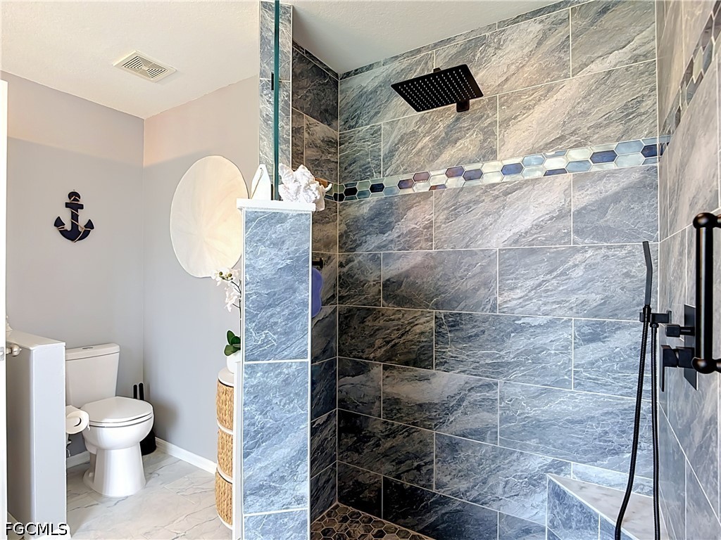 2 Bed SingleFamilyResidence for Sale in North Fort Myers, FL — photo 27