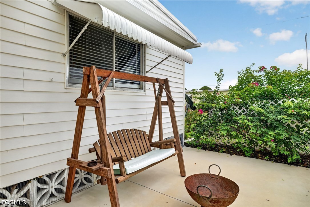 2 Bed ManufacturedHome for Sale in North Fort Myers, FL — photo 27