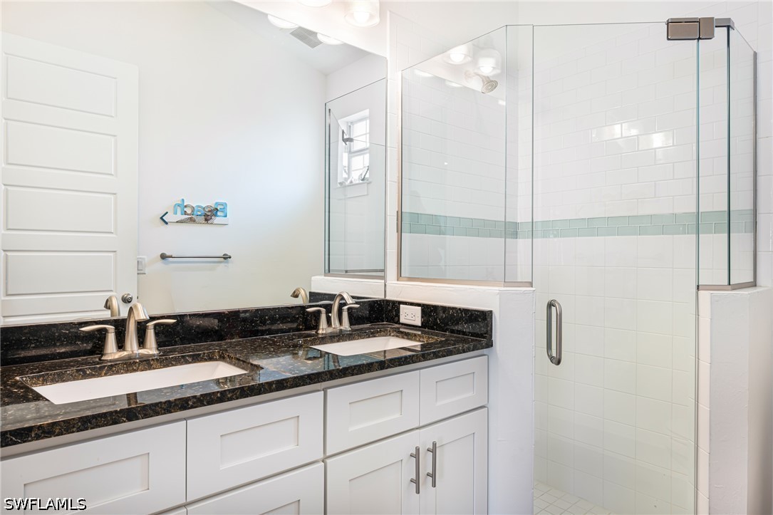 5 Bed SingleFamilyResidence for Sale in Kelly Plaza, FL — photo 27