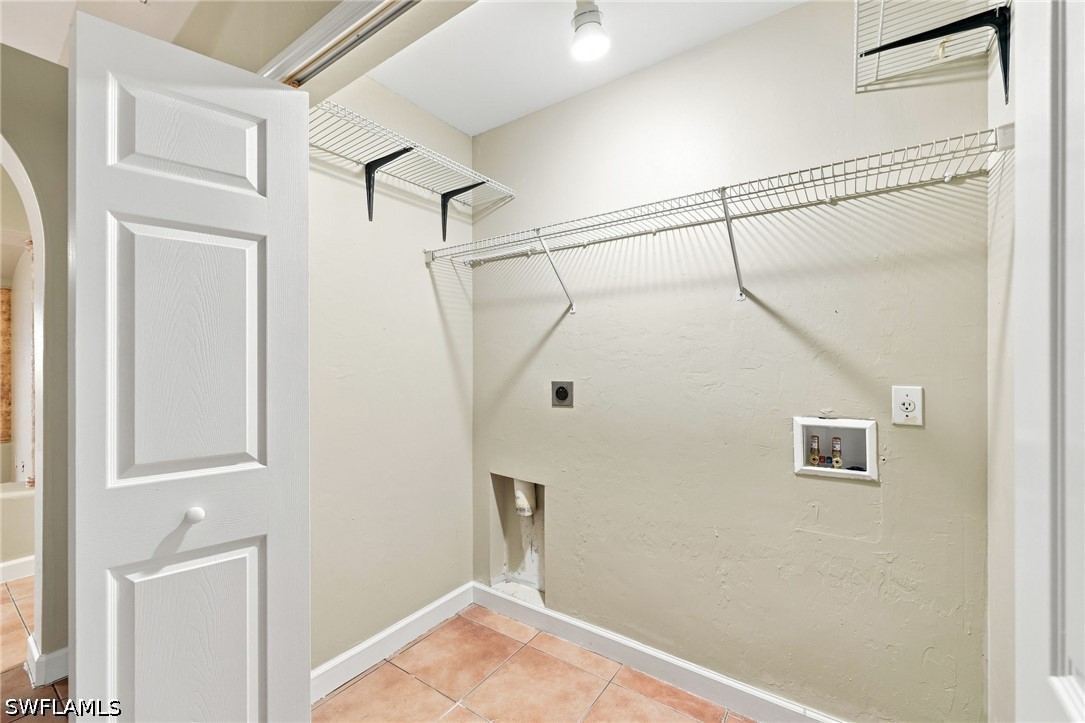 4 Bed Duplex for Sale in Heitmans, FL, $2,000 — photo 27