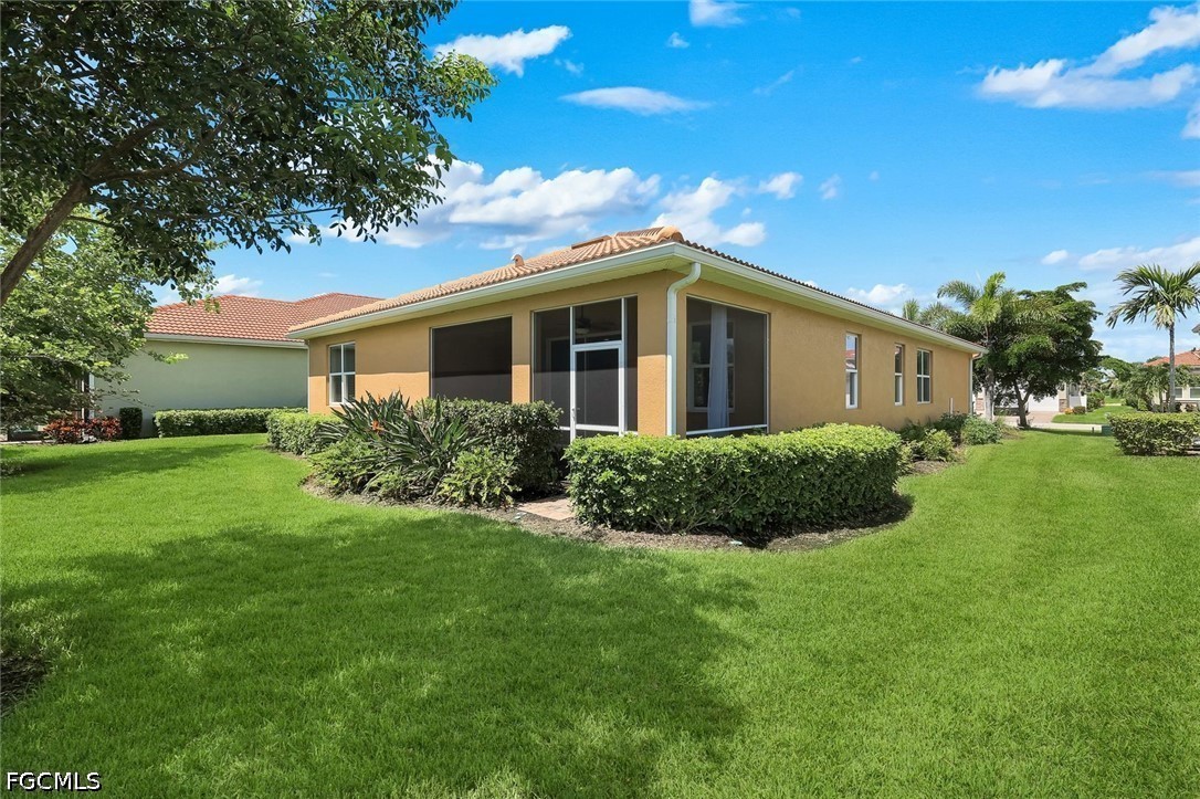 3 Bed SingleFamilyResidence for Sale in Sunset Pointe, FL — photo 27
