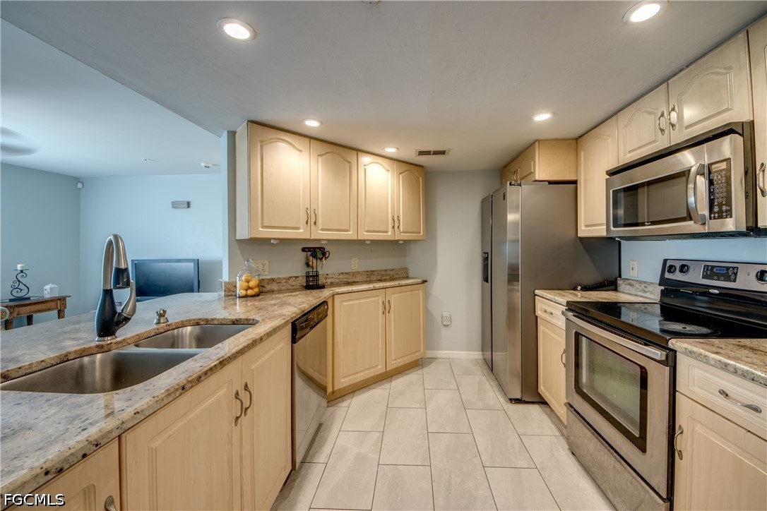 2 Bed Condominium for Sale in Coral Cove, photo 27
