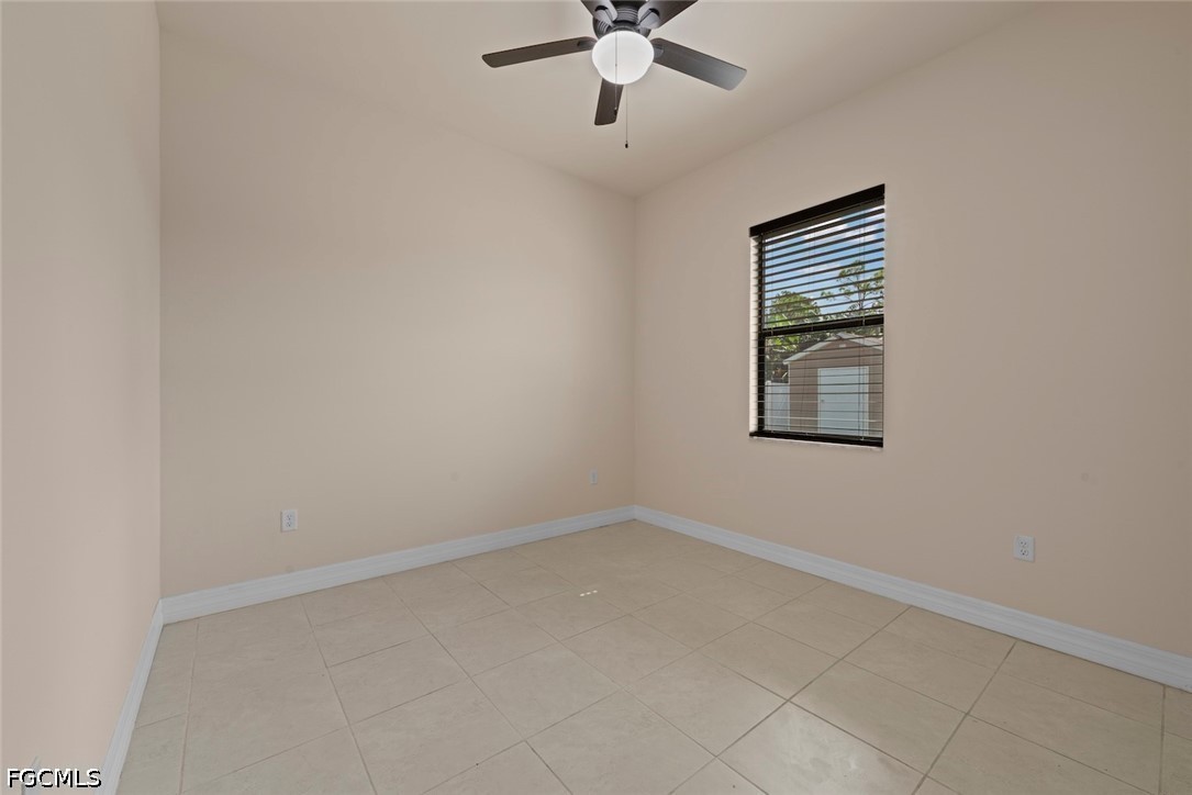 4 Bed SingleFamilyResidence for Sale in Lehigh Acres, photo 27