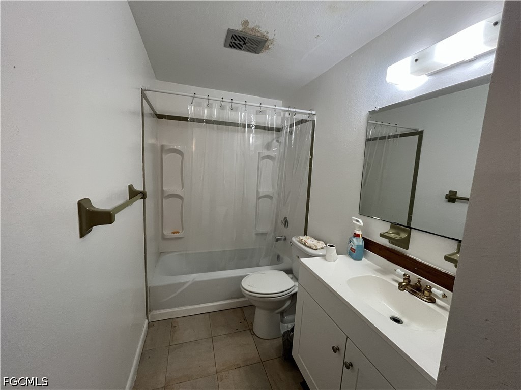 5 Bed Quadruplex for Sale in North Fort Myers, photo 27