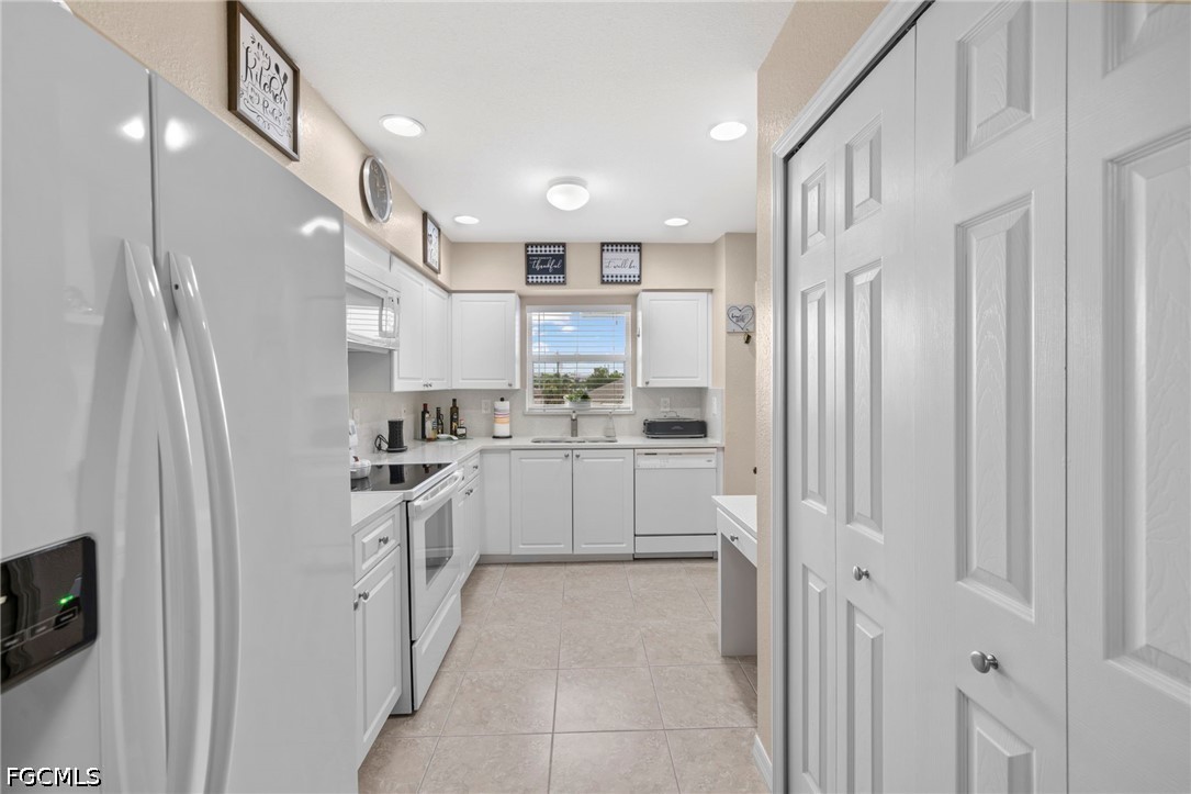 2 Bed Condominium for Sale in Cape Coral, photo 27