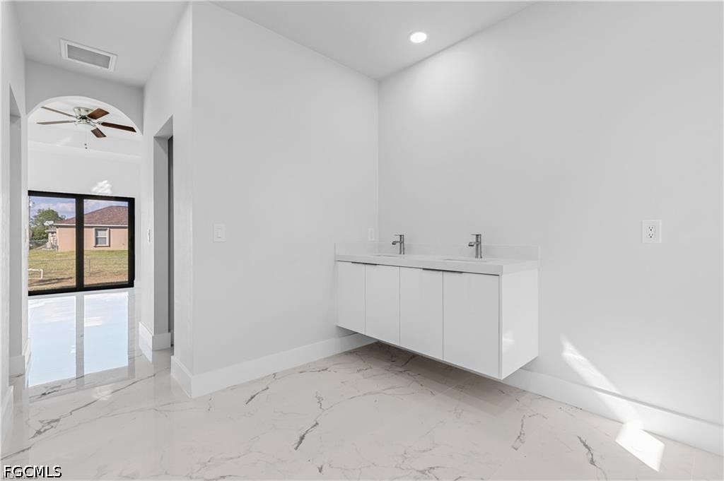 3 Bed SingleFamilyResidence for Sale in Lehigh Acres, photo 27