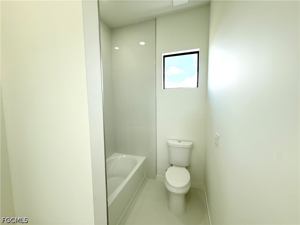 4 Bed SingleFamilyResidence for Sale in Cape Coral, photo 27
