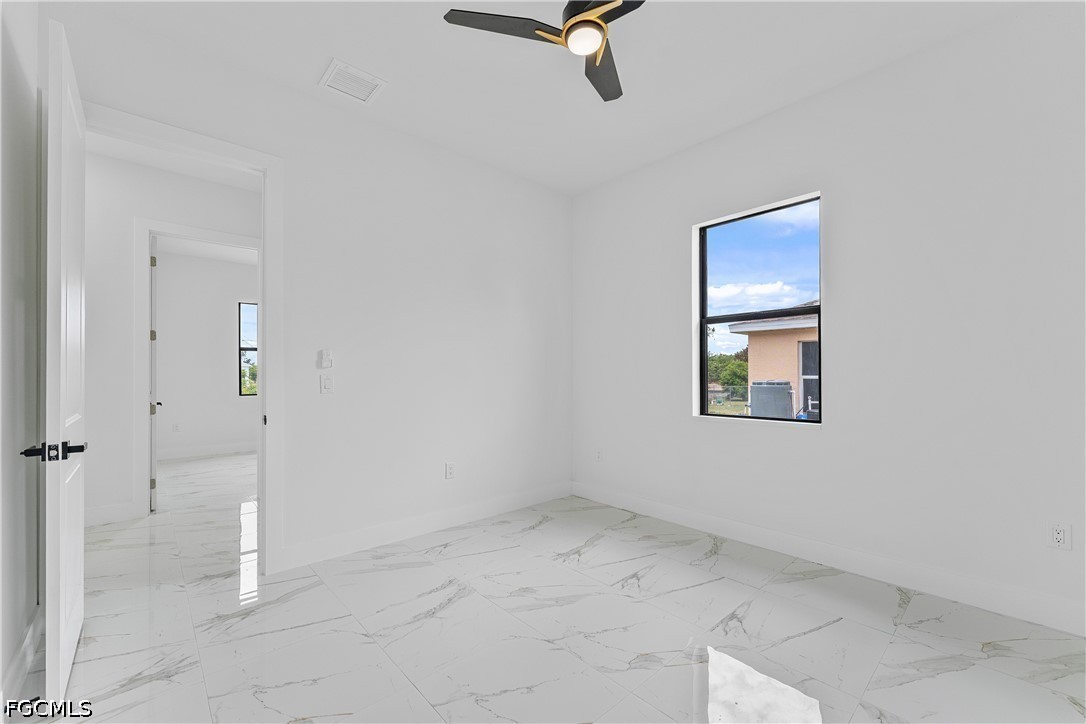 4 Bed SingleFamilyResidence for Sale in Lehigh Acres, photo 27