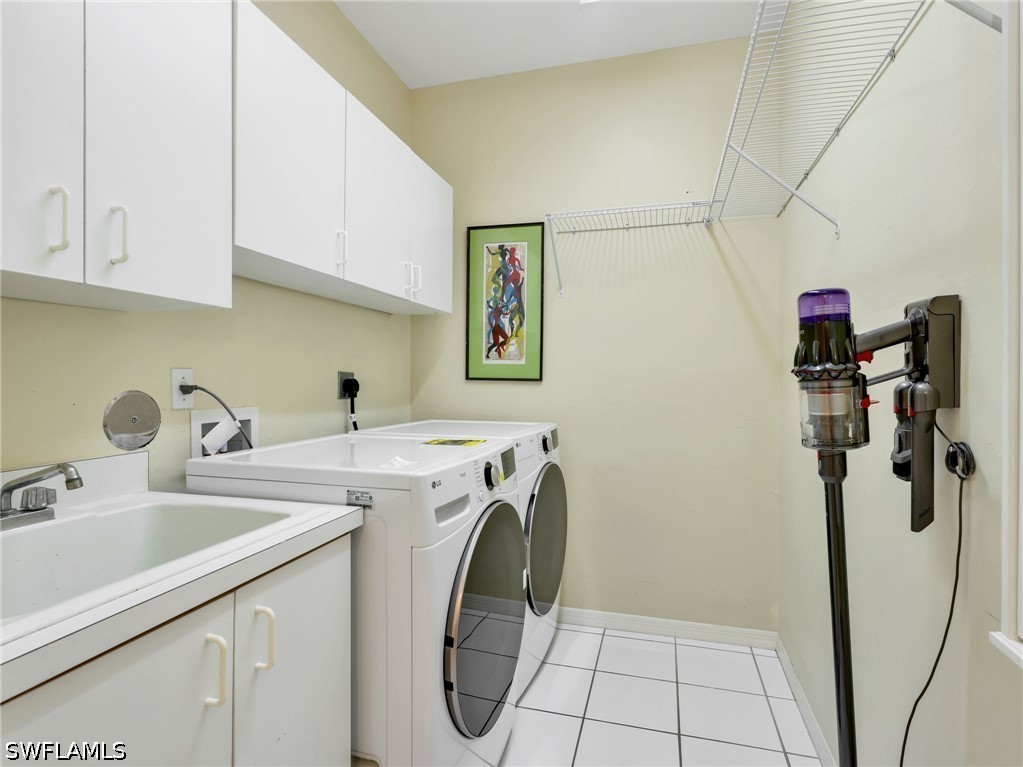 3 Bed SingleFamilyResidence for Sale in Naples, photo 27