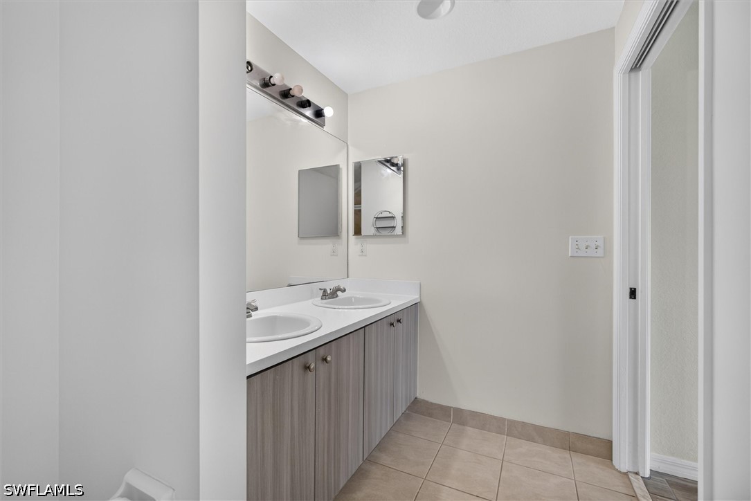 2 Bed Condominium for Sale in Fort Myers, photo 27
