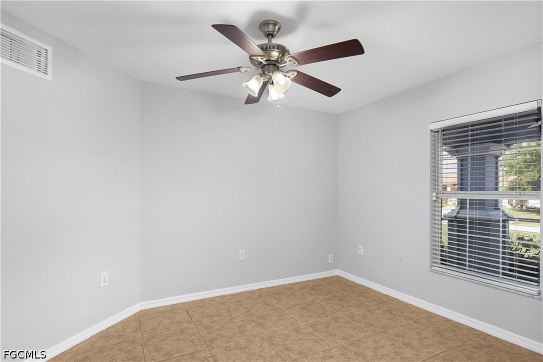 3 Bed SingleFamilyResidence for Sale in Lehigh Acres, photo 27